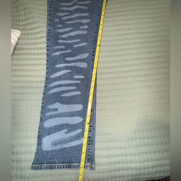 Azzure Denim Jeans with Unique Pattern. Size 34 GUC - Picture 4 of 9